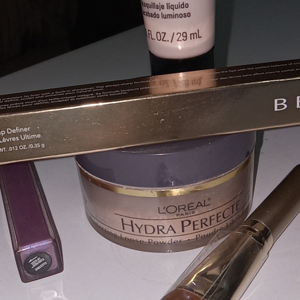 New Listing 4-piece Bundle